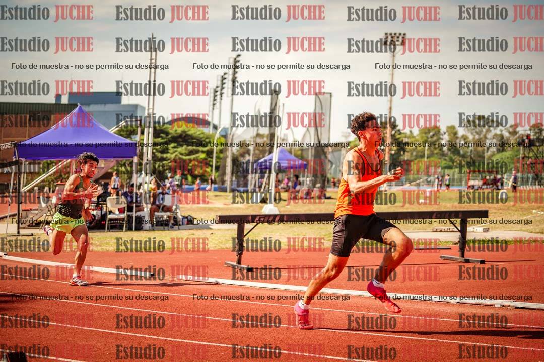 Fotos de los 400 m llanos de varones