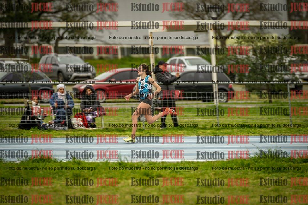 Fotos de los 300 m llanos de mujeres - U17
