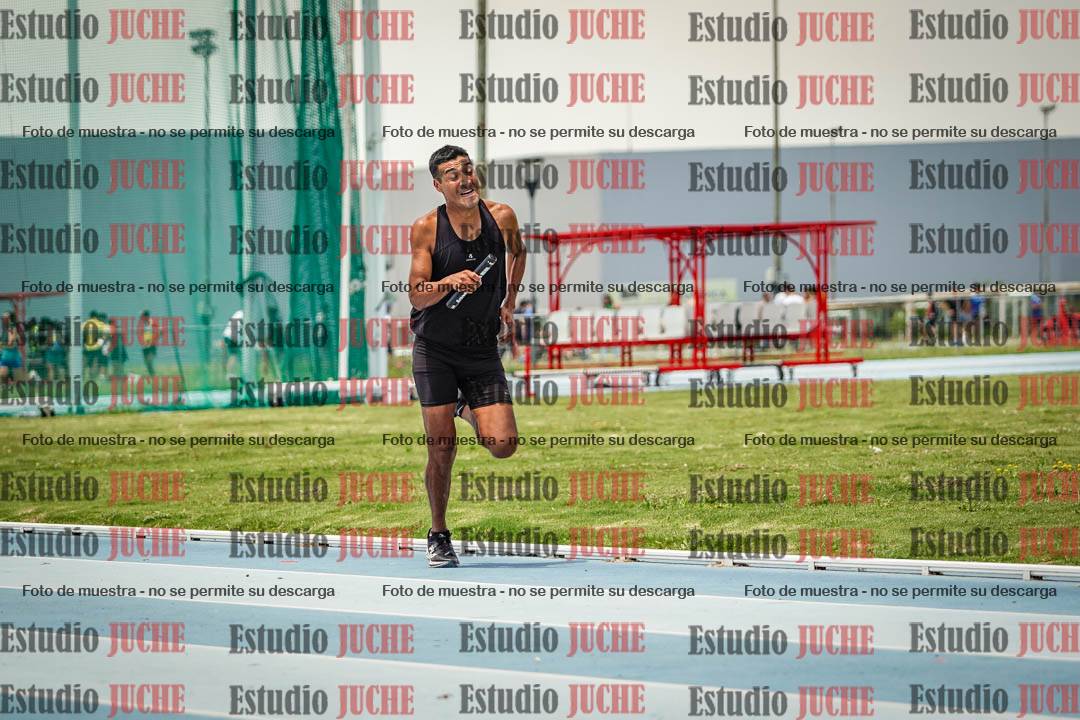 Fotos durante el transcurso de los relevos 20' para running teams - serie 2
