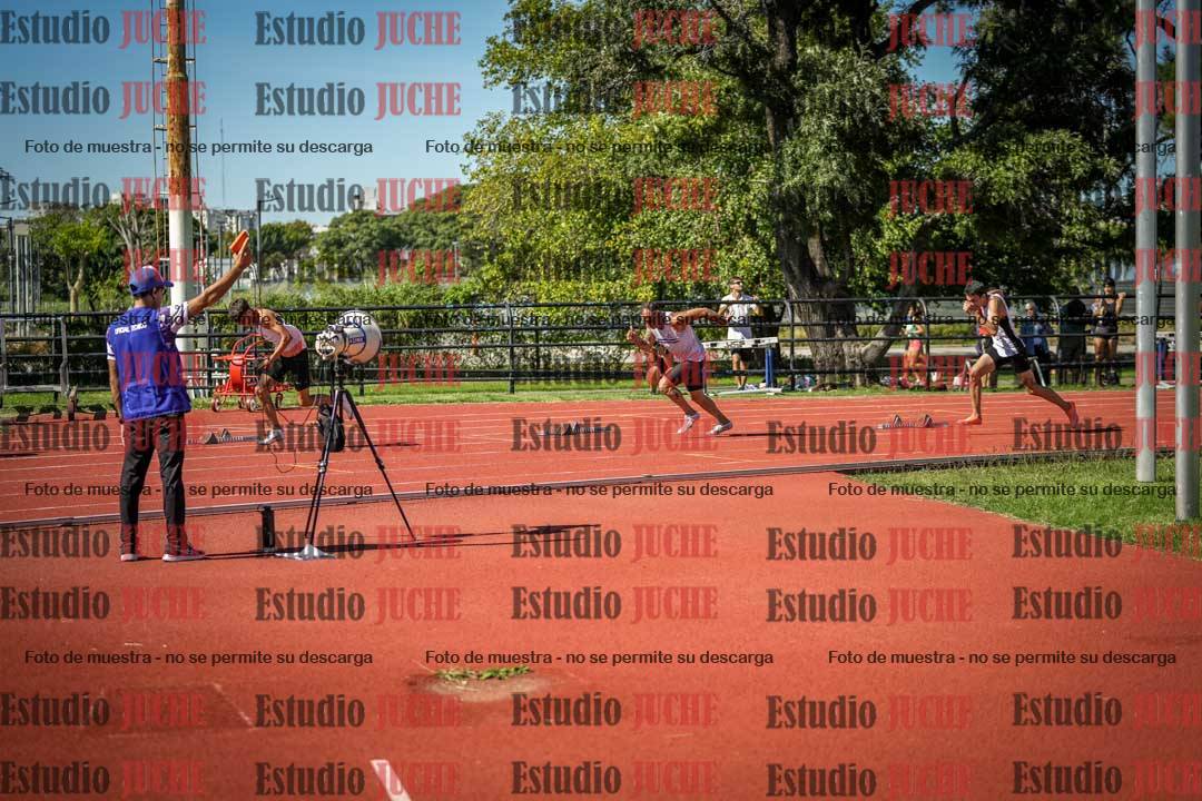 Fotos de los 200 m llanos de varones