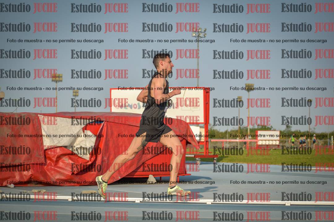 Fotos de los 3000 m llanos de varones