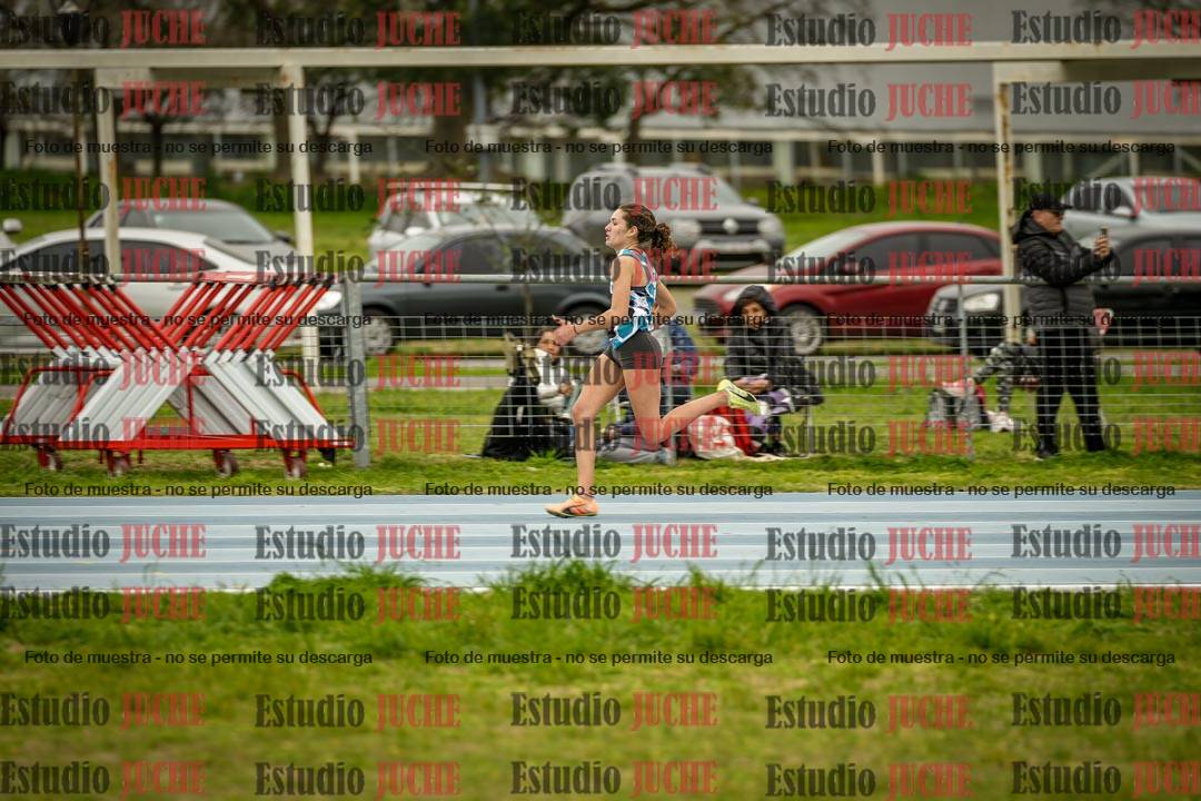 Fotos de los 300 m llanos de mujeres - U17