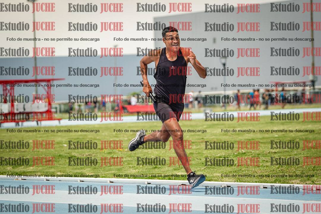 Fotos durante el transcurso de los relevos 20' para running teams - serie 2