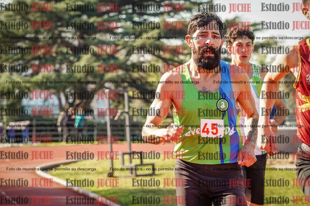 Fotos de los 800 m llanos de varones