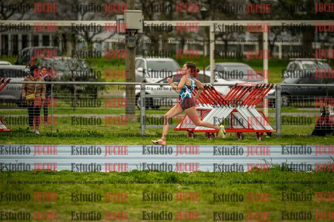 Fotos de los 300 m llanos de mujeres - U17