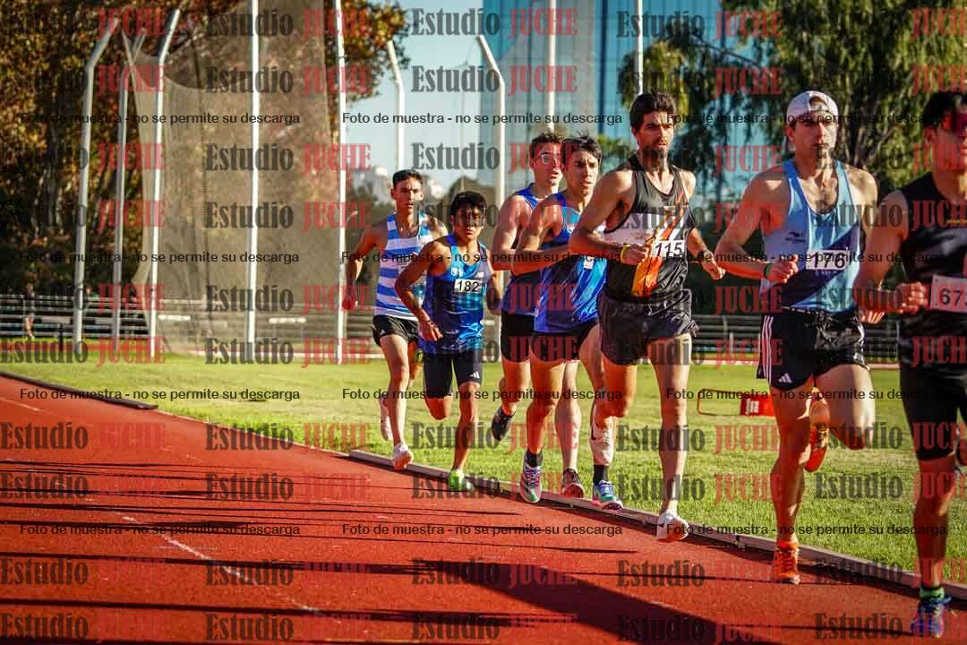 Fotos de los 3000 m llanos de varones