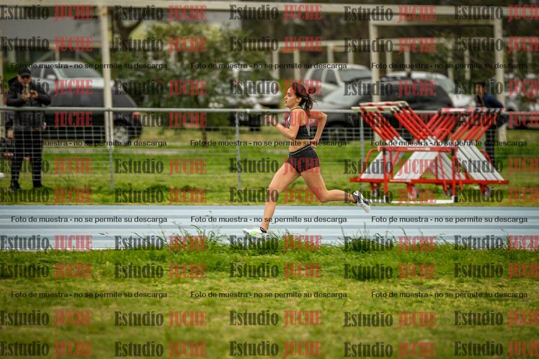 Fotos de los 300 m llanos de mujeres - U17