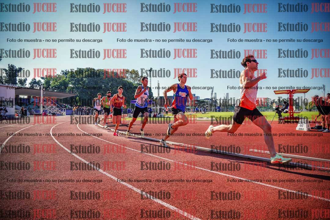 Fotos de los 800 m llanos de varones