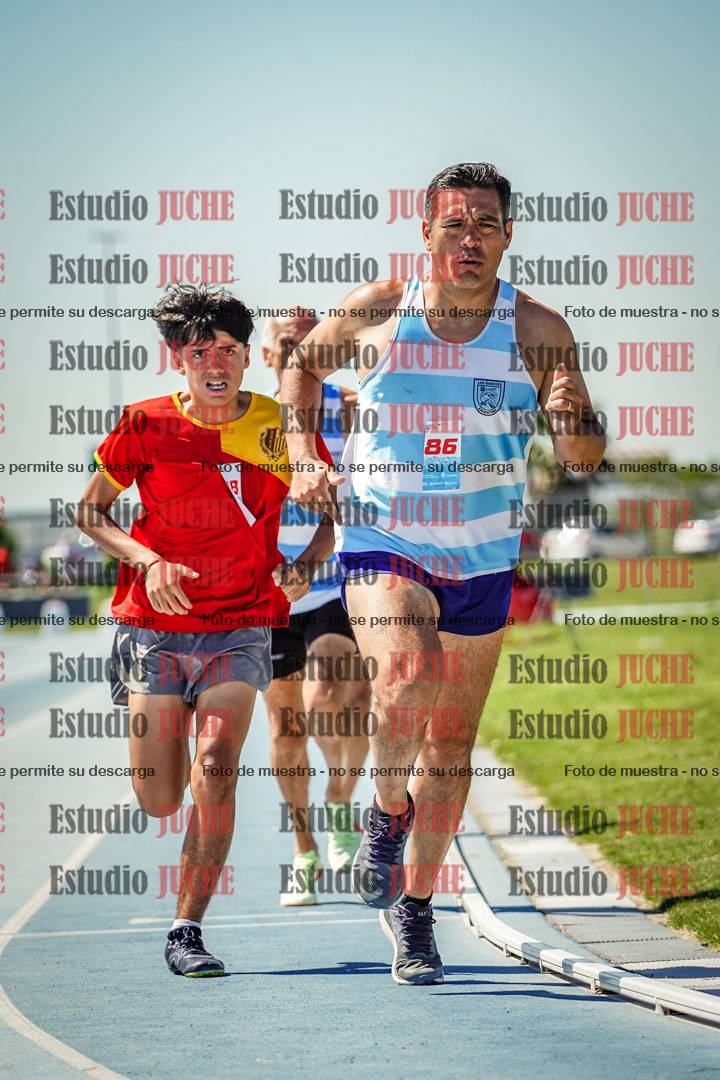 Fotos de los 800 m llanos de varones