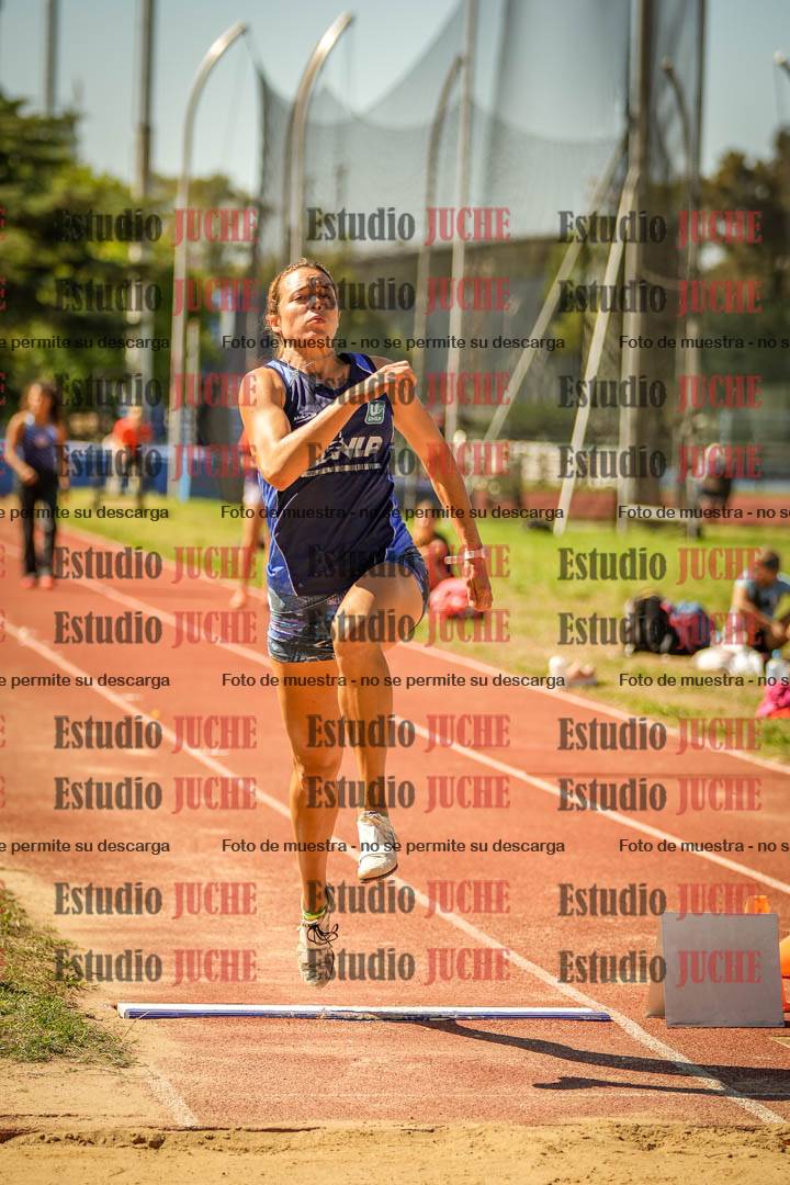 Fotos del salto en largo de mujeres