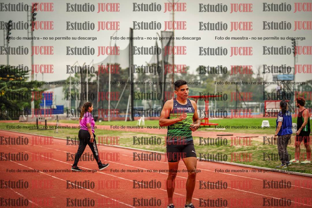 Fotos de las Postas 4x400 m de varones