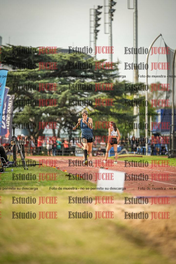 Fotos del salto en largo de mujeres