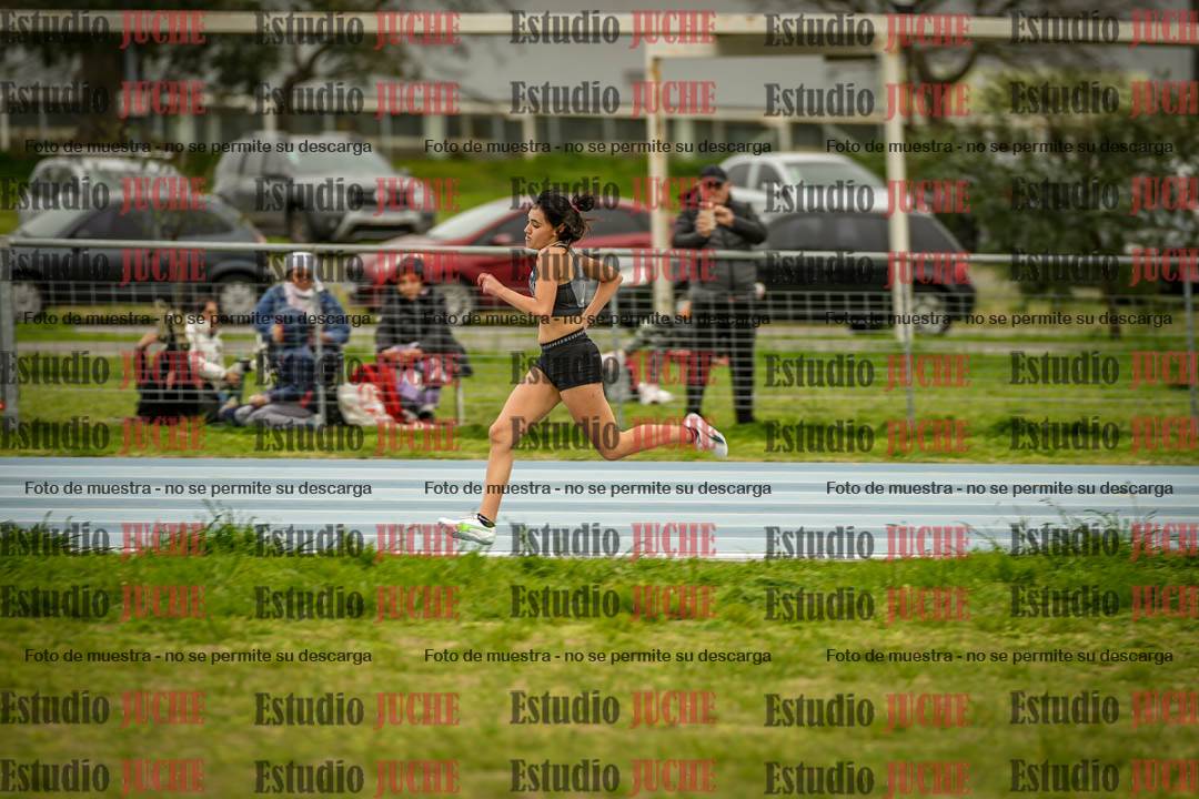 Fotos de los 300 m llanos de mujeres - U17