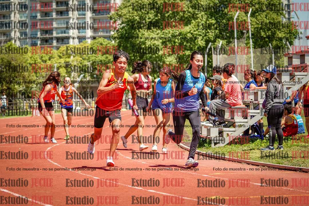 Fotos de las Postas 8x200 m de mujeres y varones - FINAL