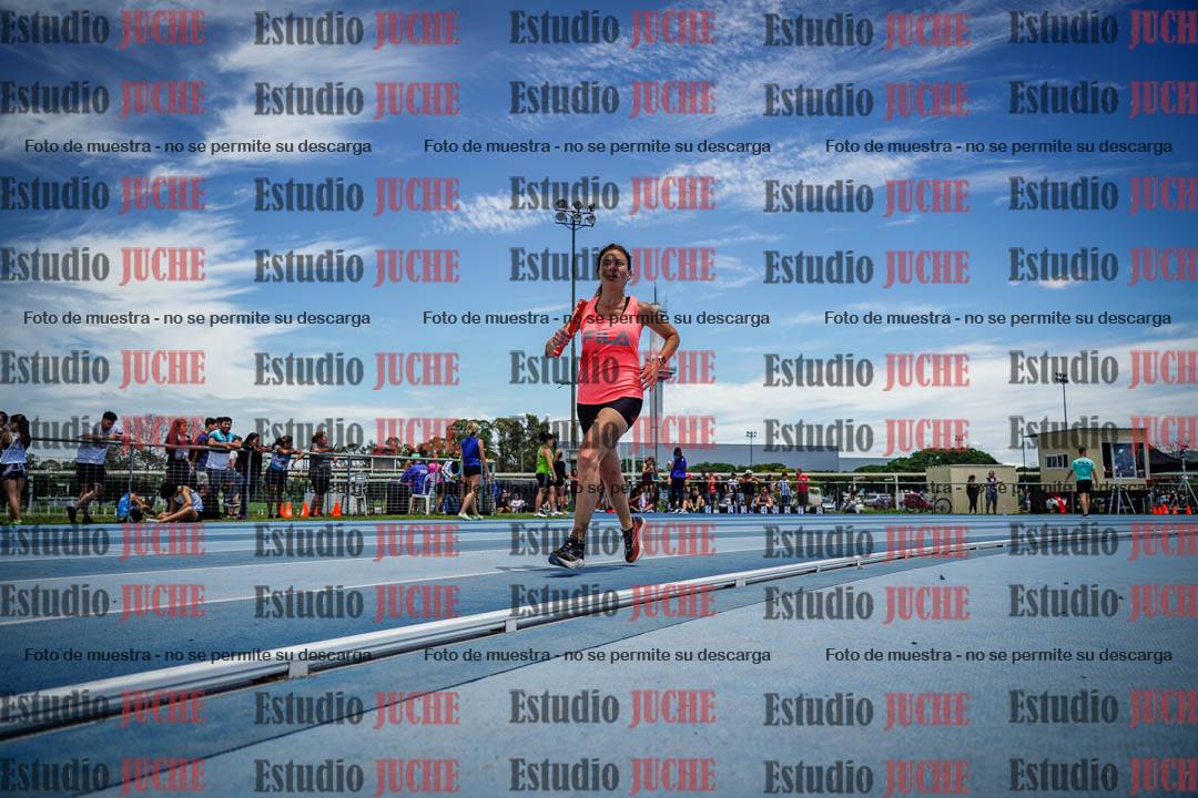 Fotos durante el transcurso de los relevos 20' para running teams - serie 2