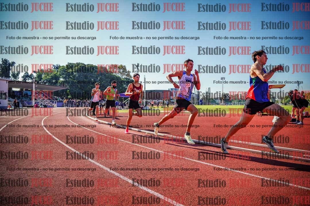 Fotos de los 800 m llanos de varones