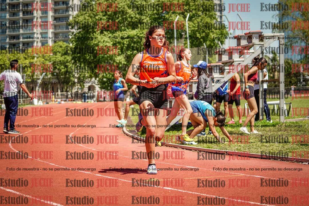 Fotos de las Postas 8x200 m de mujeres y varones - FINAL