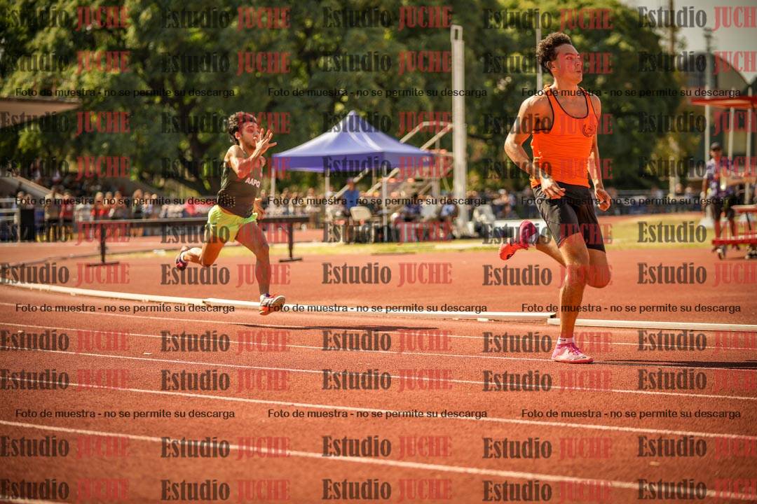 Fotos de los 400 m llanos de varones