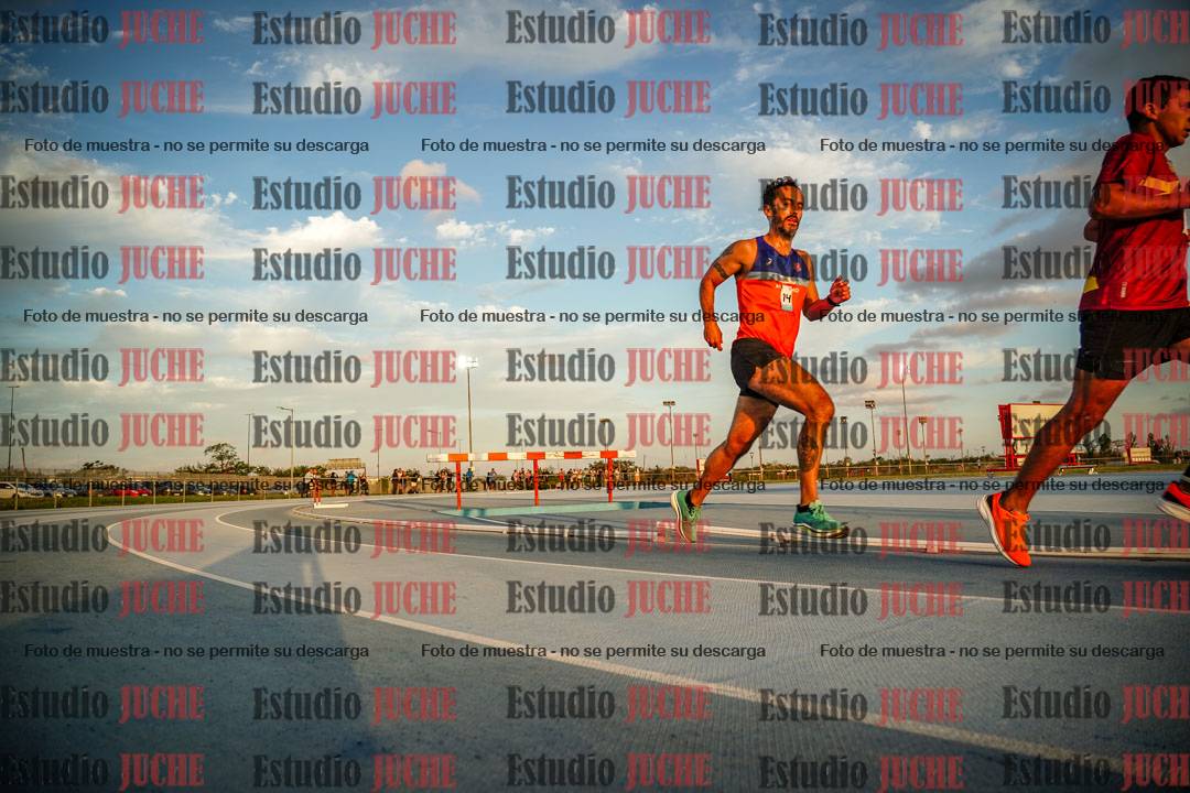 Fotos de los 3000 m llanos de varones