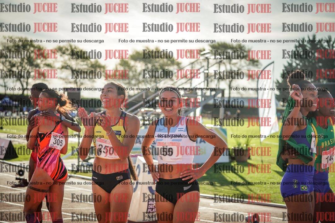 Fotos de algunos extras y podios del día 2