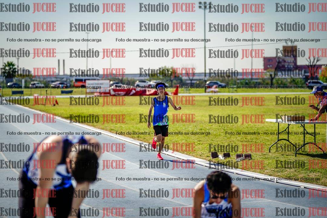 Fotos de los 400 m llanos de varones