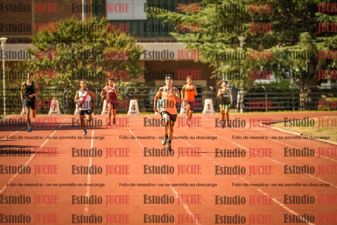 Fotos de los 400 m llanos de varones