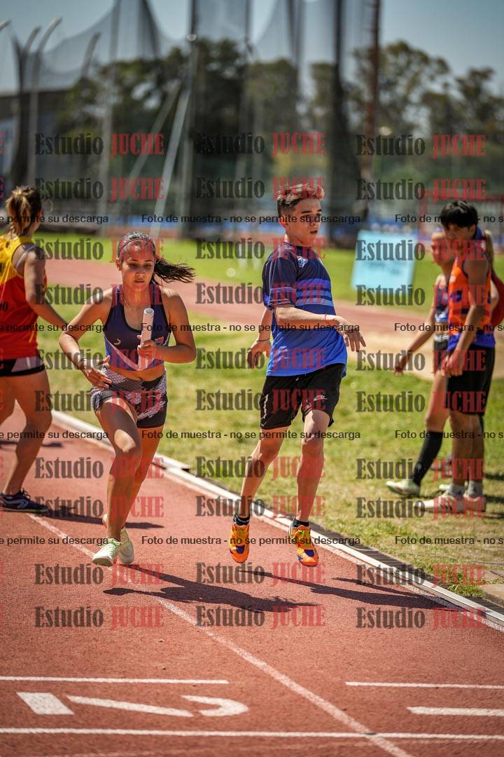 Fotos de las Postas 8x200 m de mujeres y varones - FINAL