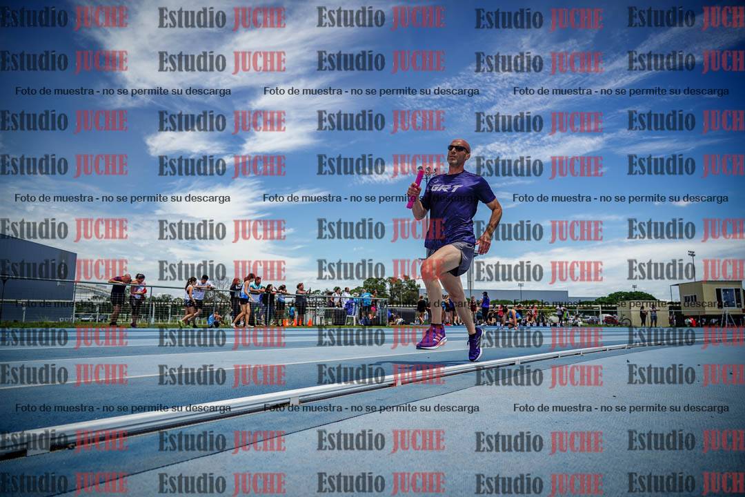 Fotos durante el transcurso de los relevos 20' para running teams - serie 2