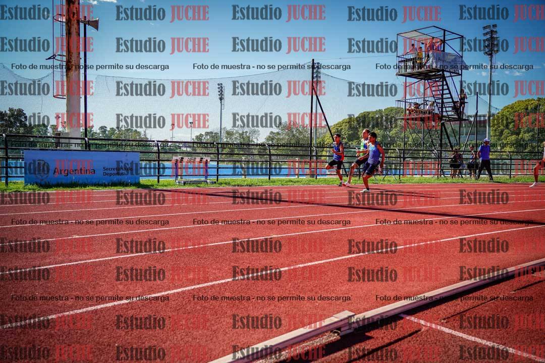 Fotos de los 200 m llanos de varones