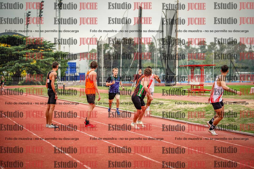 Fotos de las Postas 4x400 m de varones