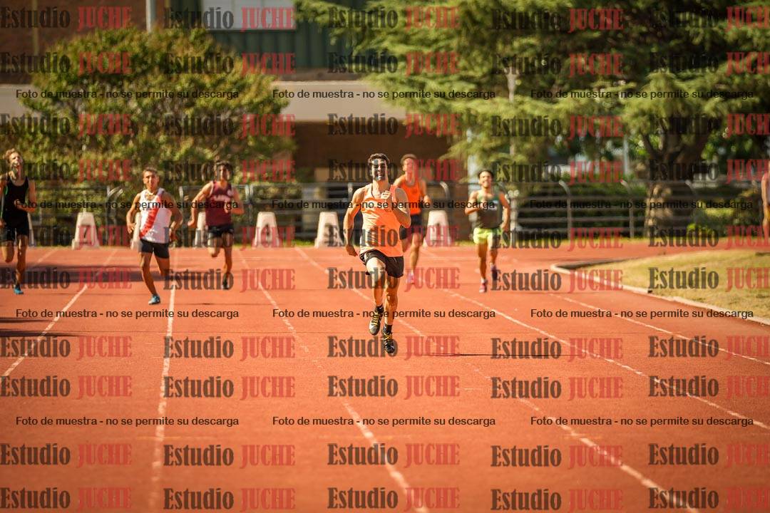 Fotos de los 400 m llanos de varones