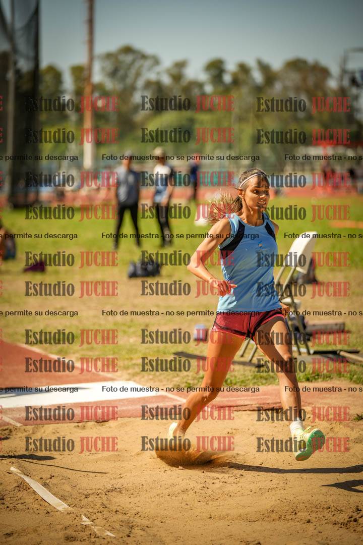 Fotos del salto en largo de mujeres