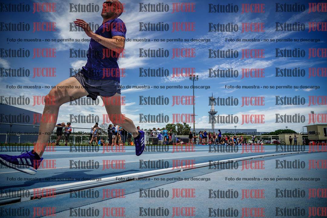 Fotos durante el transcurso de los relevos 20' para running teams - serie 2