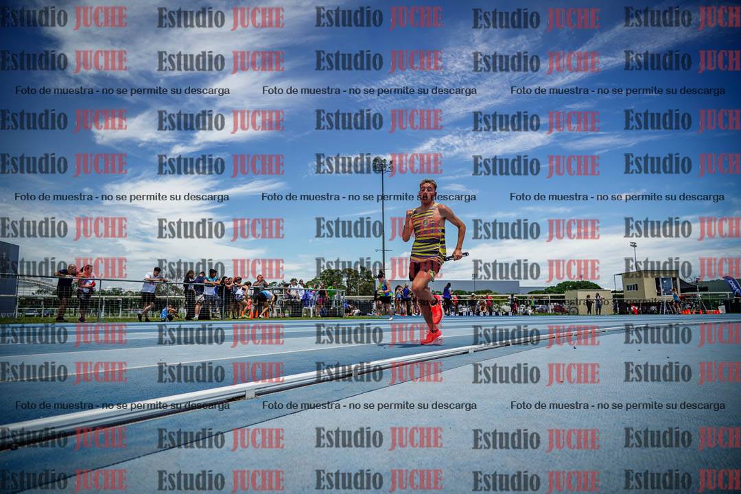 Fotos durante el transcurso de los relevos 20' para running teams - serie 2
