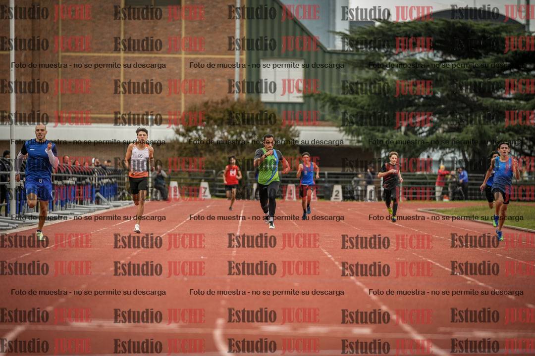 Fotos de los 400 m llanos de varones