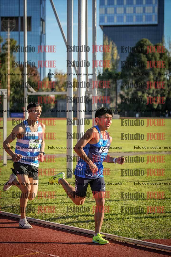 Fotos de los 3000 m llanos de varones