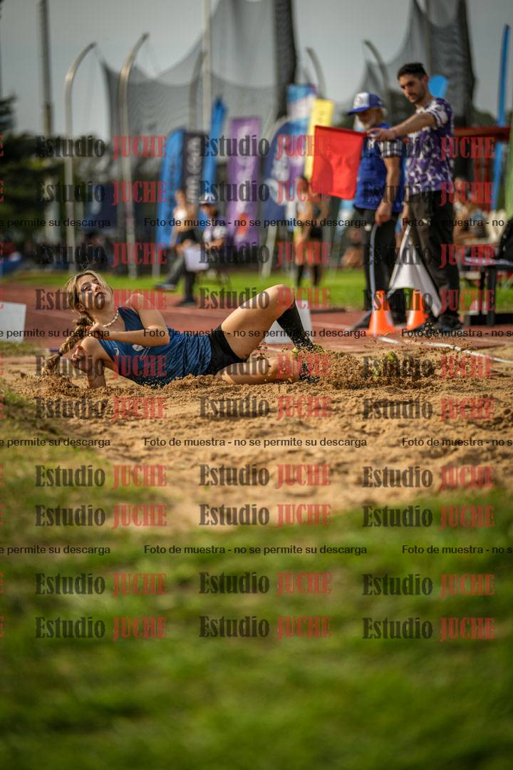 Fotos del salto en largo de mujeres