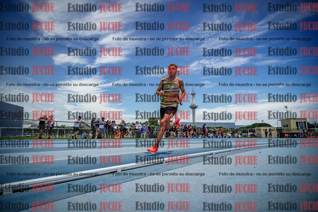 Fotos durante el transcurso de los relevos 20' para running teams - serie 2