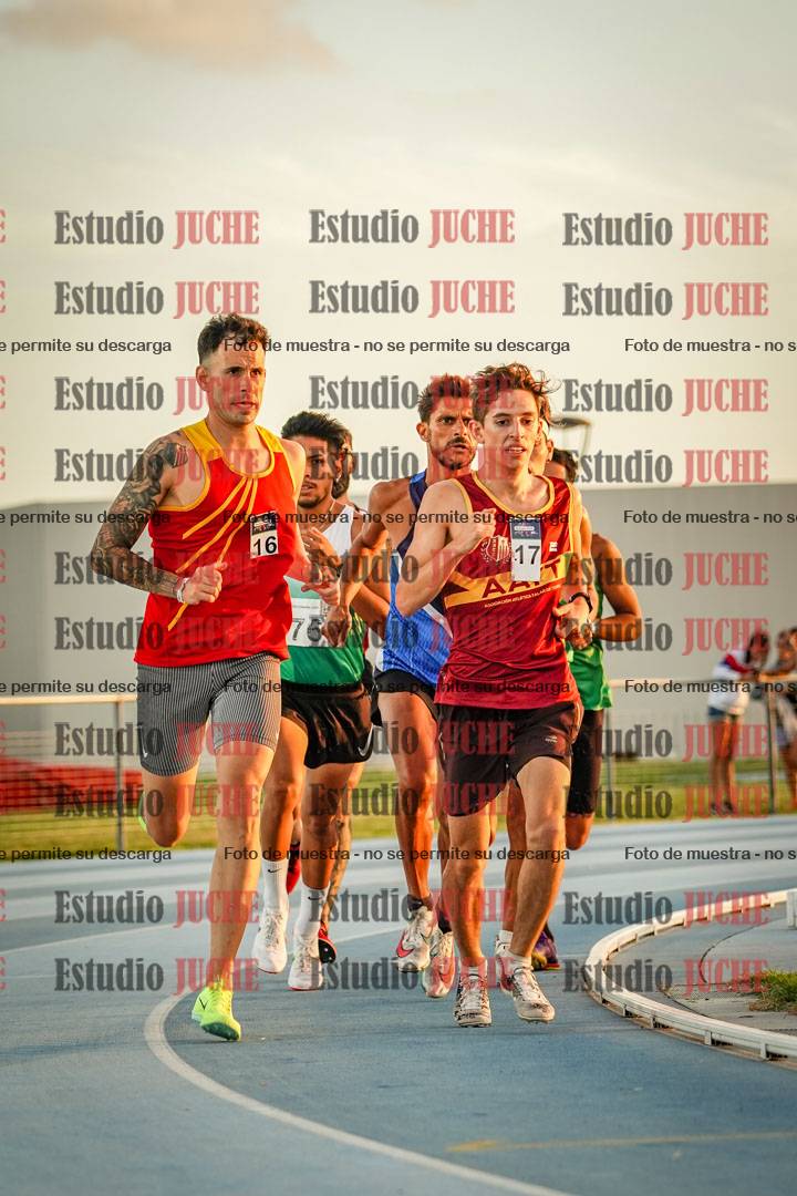 Fotos de los 3000 m llanos de varones