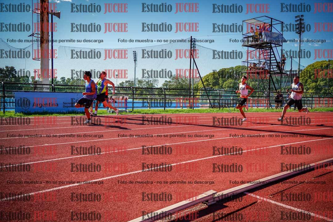 Fotos de los 200 m llanos de varones