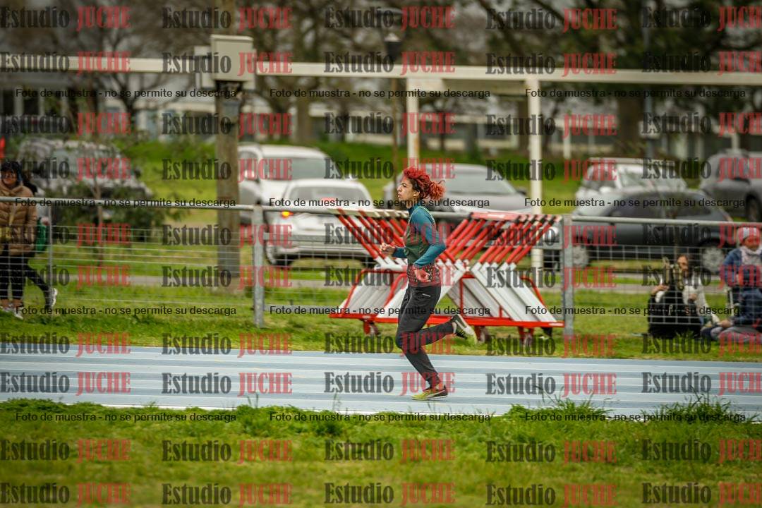 Fotos de los 300 m llanos de mujeres - U17
