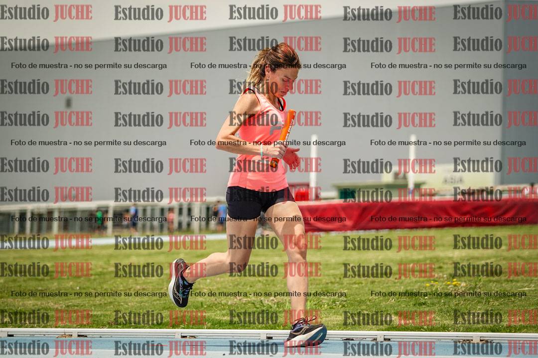 Fotos durante el transcurso de los relevos 20' para running teams - serie 2