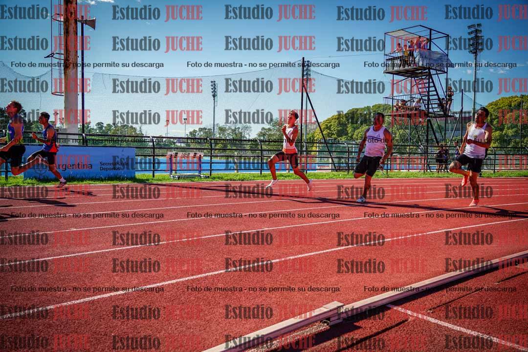 Fotos de los 200 m llanos de varones