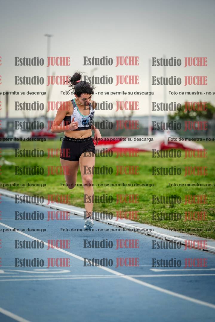 Fotos de los 300 m llanos de mujeres - U17