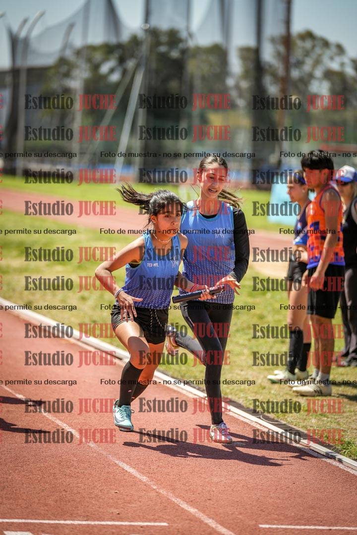 Fotos de las Postas 8x200 m de mujeres y varones - FINAL