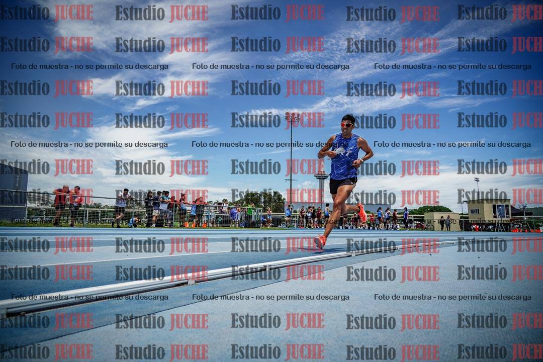 Fotos durante el transcurso de los relevos 20' para running teams - serie 2