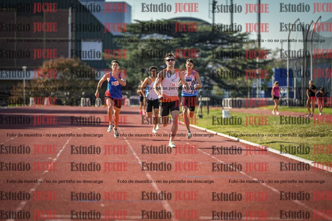 Fotos de los 800 m llanos de varones