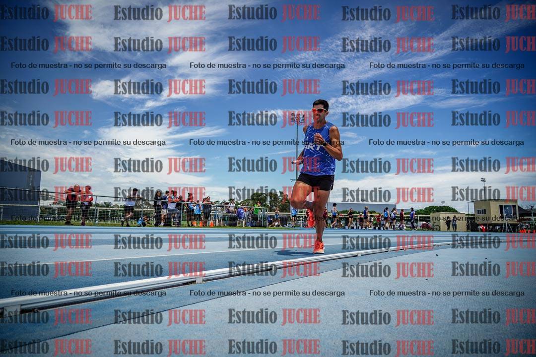 Fotos durante el transcurso de los relevos 20' para running teams - serie 2