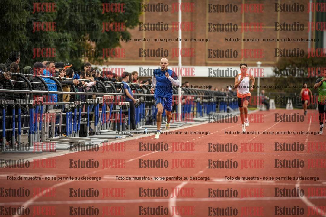 Fotos de los 400 m llanos de varones