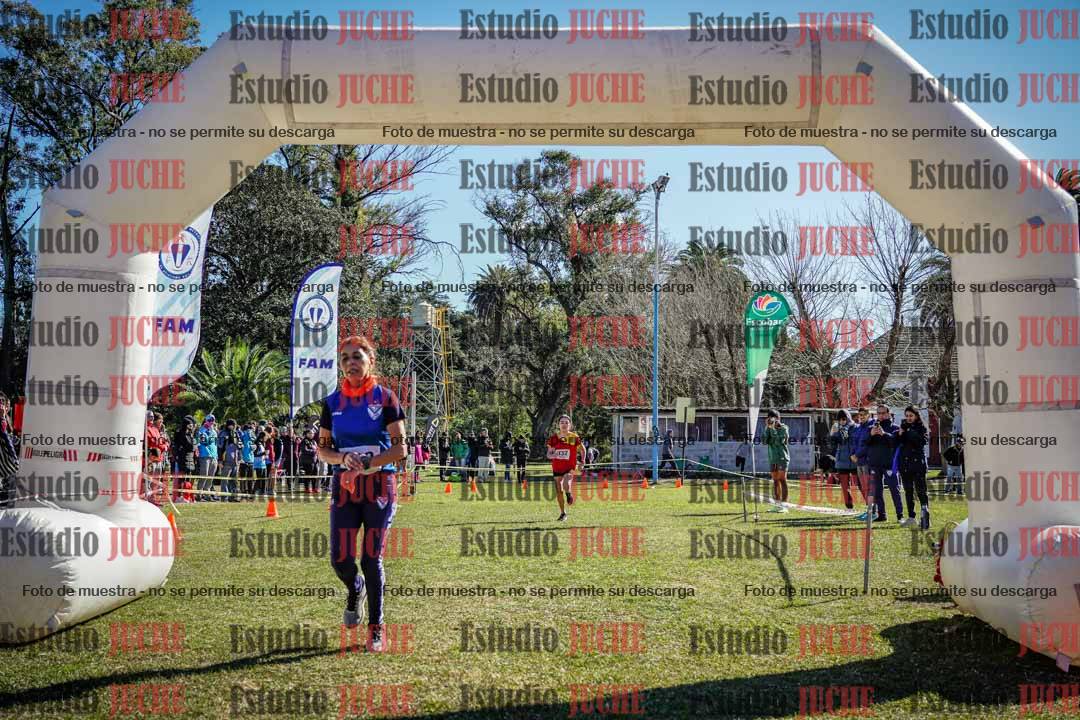 Fotos de la llegada del cross de 1500 m